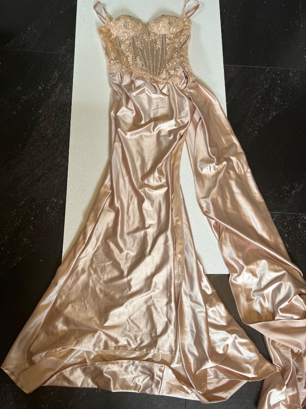 Prom dress - Picture 2 of 3